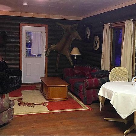 Hôtel Flying U Ranch à Seventy Mile House Extérieur photo